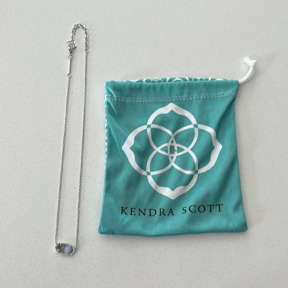 Kendra Scott necklace